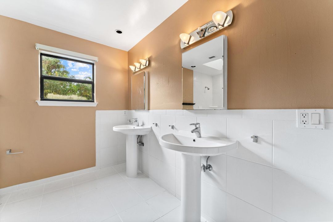 待售: $5,250,000 (6 贝兹, 4 浴室, 4302 平方英尺)