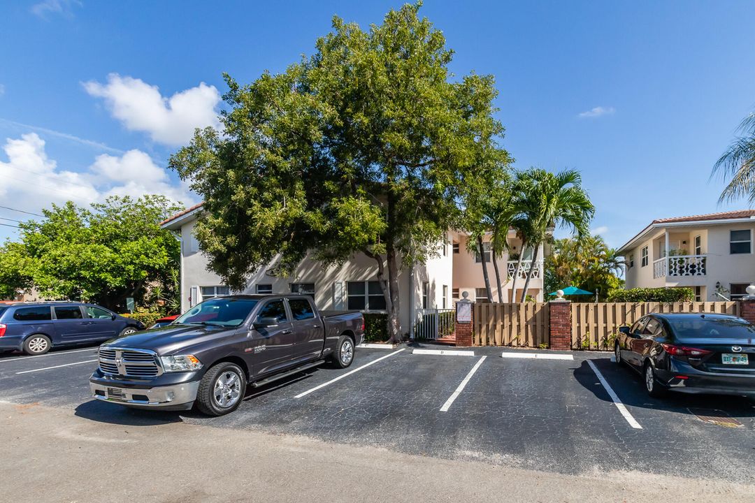 Под контрактом: $2,300 (2 спален, 2 ванн, 989 Квадратных фут)