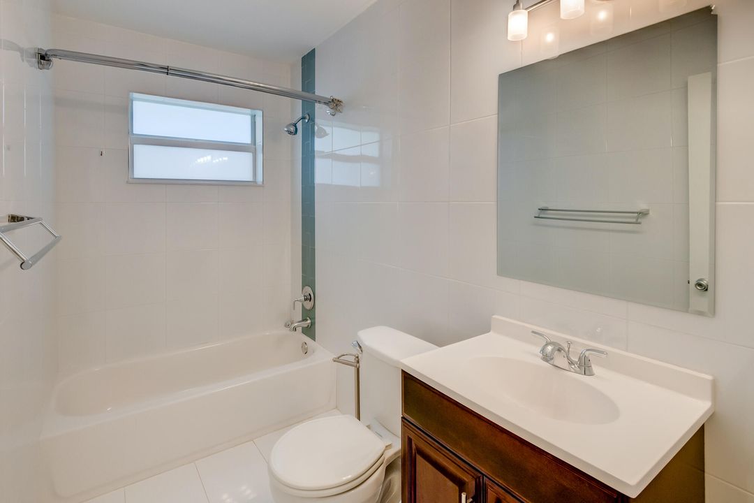 Под контрактом: $2,300 (2 спален, 2 ванн, 989 Квадратных фут)