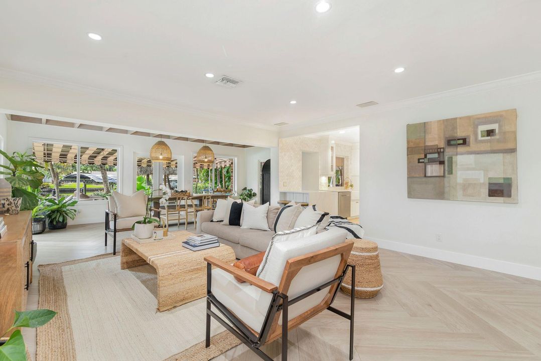 Active With Contract: $7,990 (3 beds, 3 baths, 2300 Square Feet)