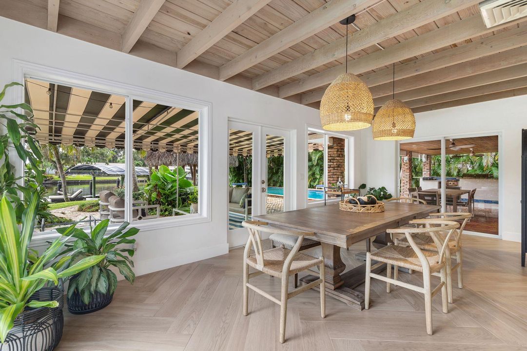 Active With Contract: $7,990 (3 beds, 3 baths, 2300 Square Feet)