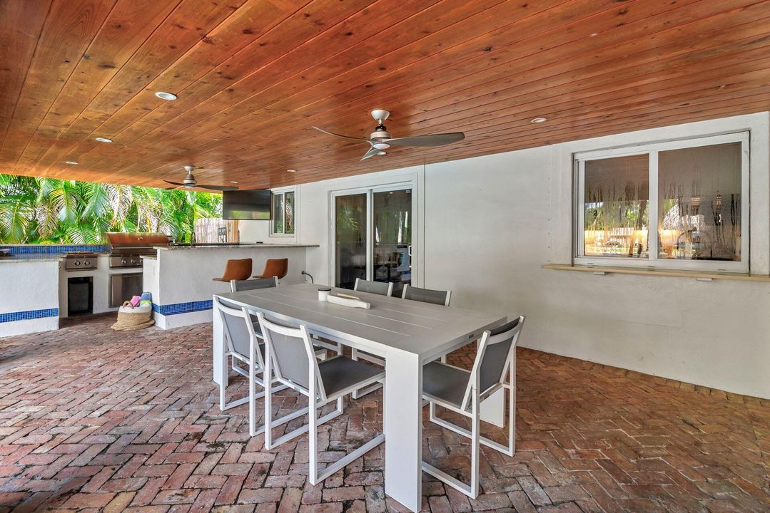 Active With Contract: $7,990 (3 beds, 3 baths, 2300 Square Feet)