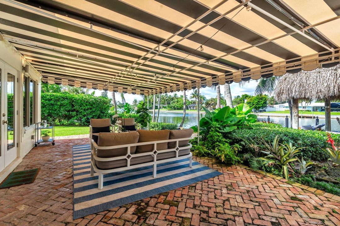 Active With Contract: $7,990 (3 beds, 3 baths, 2300 Square Feet)