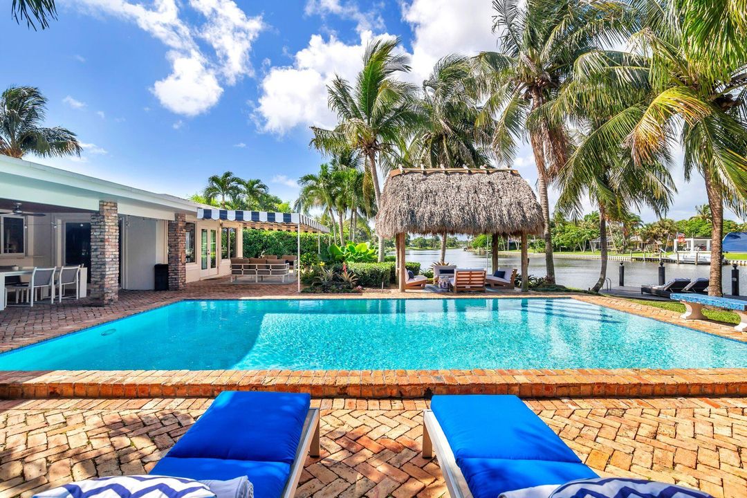 Active With Contract: $7,990 (3 beds, 3 baths, 2300 Square Feet)