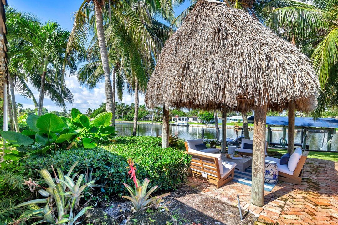 Active With Contract: $7,990 (3 beds, 3 baths, 2300 Square Feet)