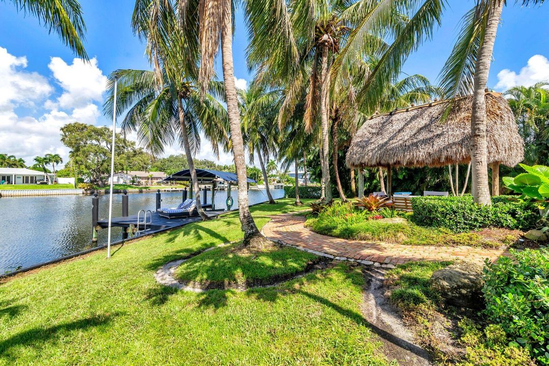 Active With Contract: $7,990 (3 beds, 3 baths, 2300 Square Feet)