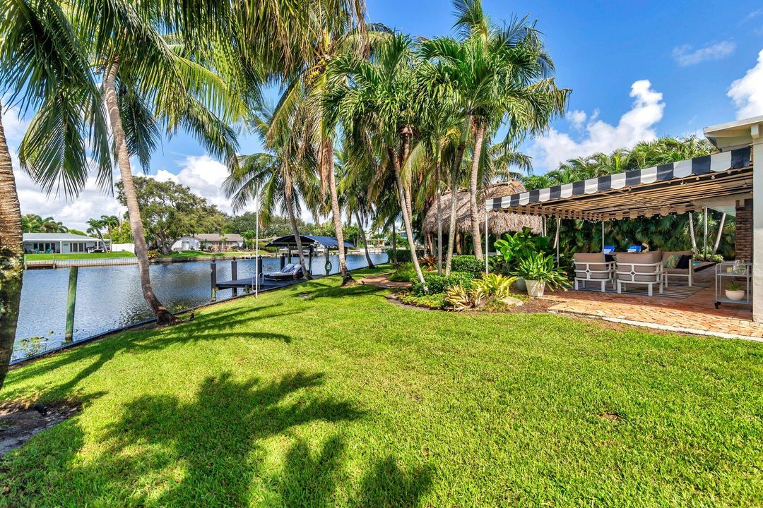 Active With Contract: $7,990 (3 beds, 3 baths, 2300 Square Feet)