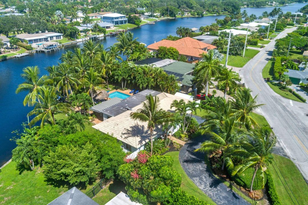 Active With Contract: $7,990 (3 beds, 3 baths, 2300 Square Feet)