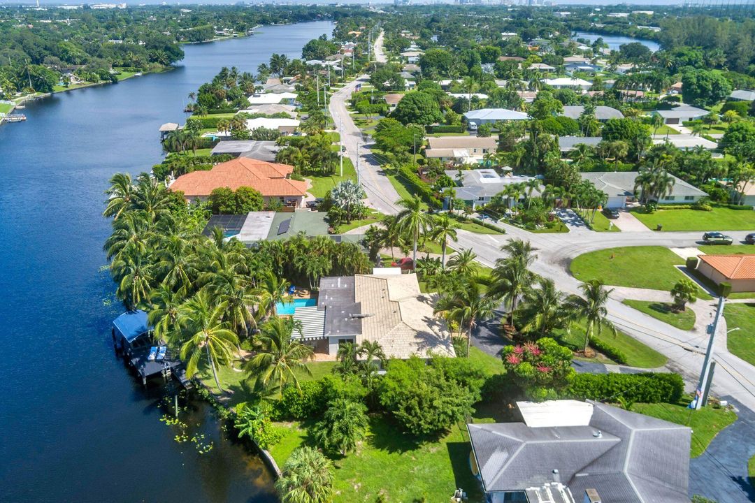 Active With Contract: $7,990 (3 beds, 3 baths, 2300 Square Feet)