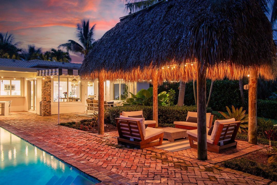 Active With Contract: $7,990 (3 beds, 3 baths, 2300 Square Feet)