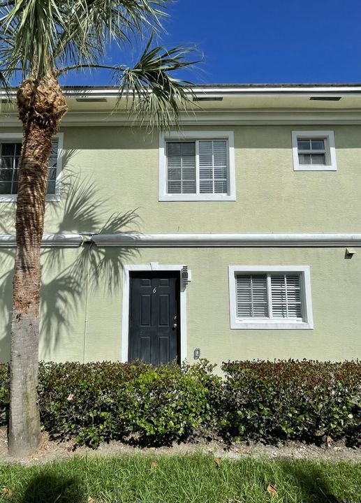 出租: $3,450 (2 贝兹, 2 浴室, 1200 平方英尺)