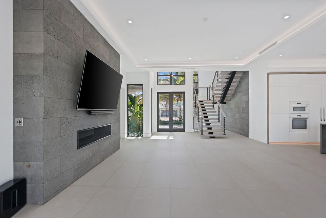 待售: $5,695,000 (6 贝兹, 6 浴室, 4507 平方英尺)