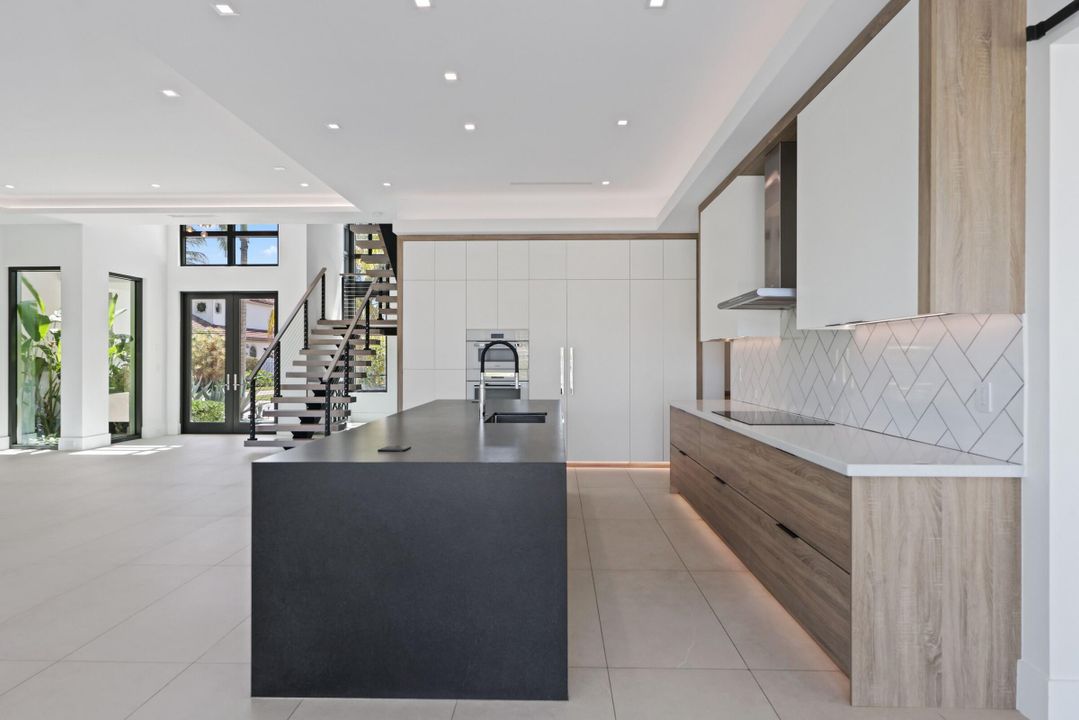 待售: $5,695,000 (6 贝兹, 6 浴室, 4507 平方英尺)