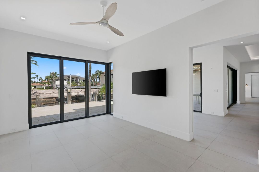 待售: $5,695,000 (6 贝兹, 6 浴室, 4507 平方英尺)