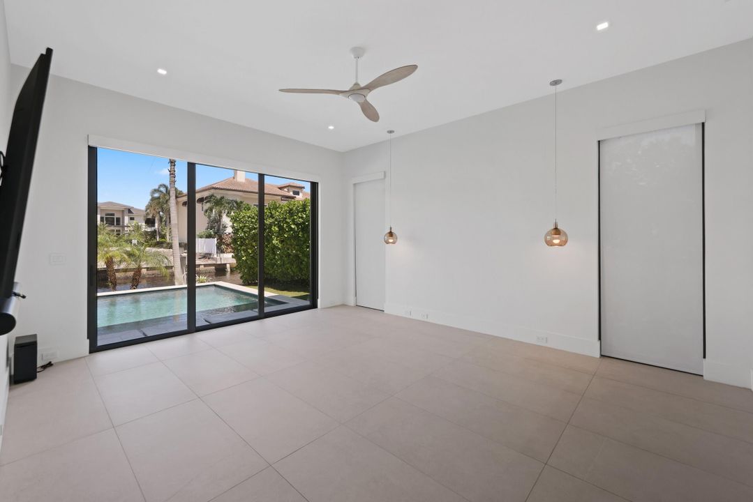 待售: $5,695,000 (6 贝兹, 6 浴室, 4507 平方英尺)