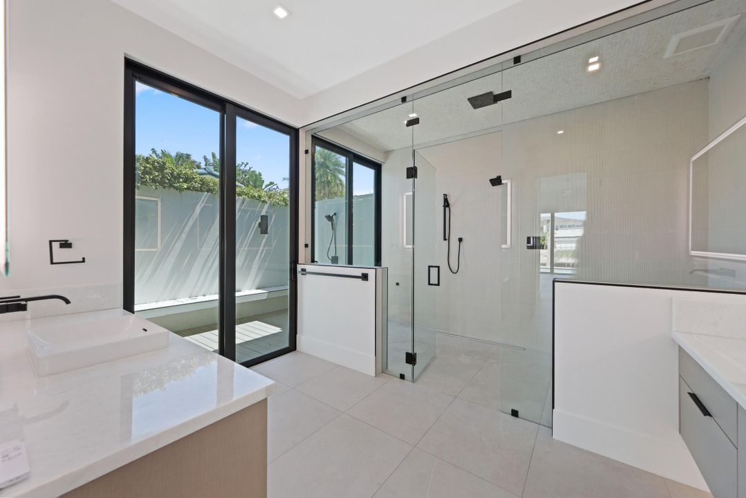 待售: $5,695,000 (6 贝兹, 6 浴室, 4507 平方英尺)