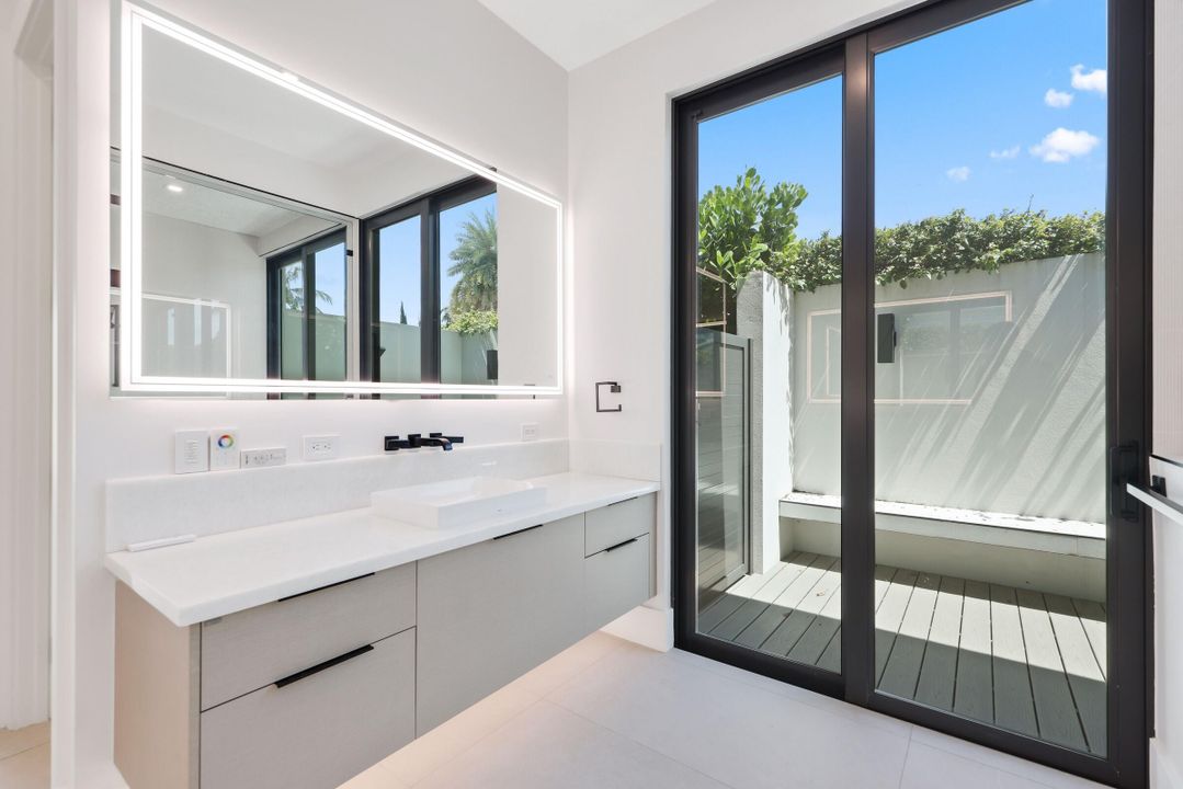 待售: $5,695,000 (6 贝兹, 6 浴室, 4507 平方英尺)