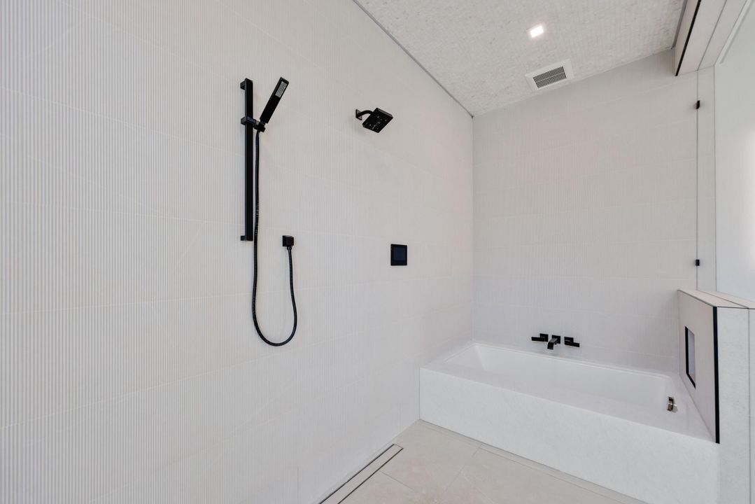 待售: $5,695,000 (6 贝兹, 6 浴室, 4507 平方英尺)