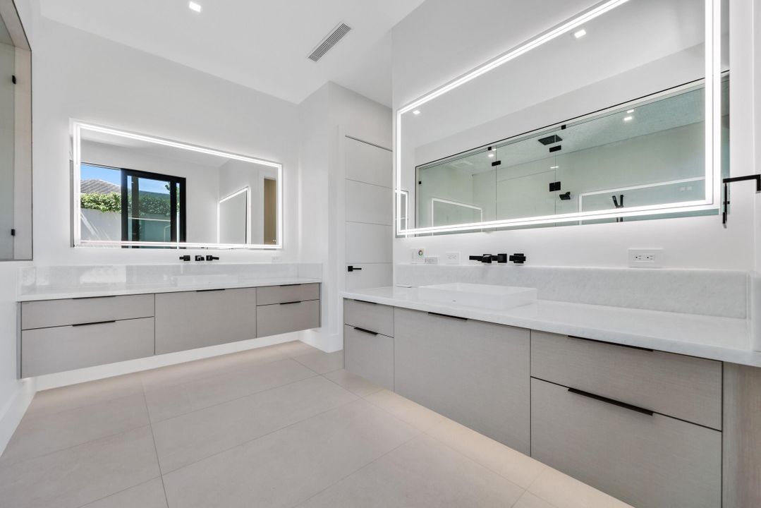 待售: $5,695,000 (6 贝兹, 6 浴室, 4507 平方英尺)