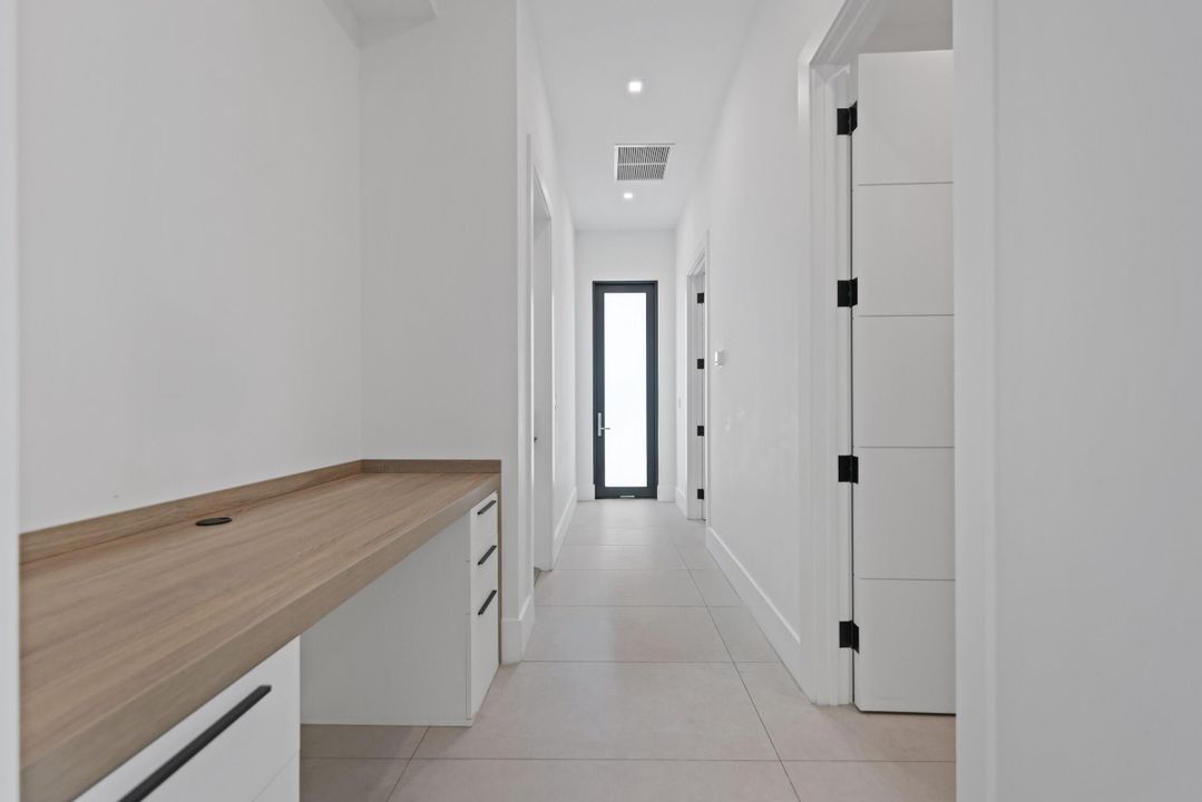 待售: $5,695,000 (6 贝兹, 6 浴室, 4507 平方英尺)