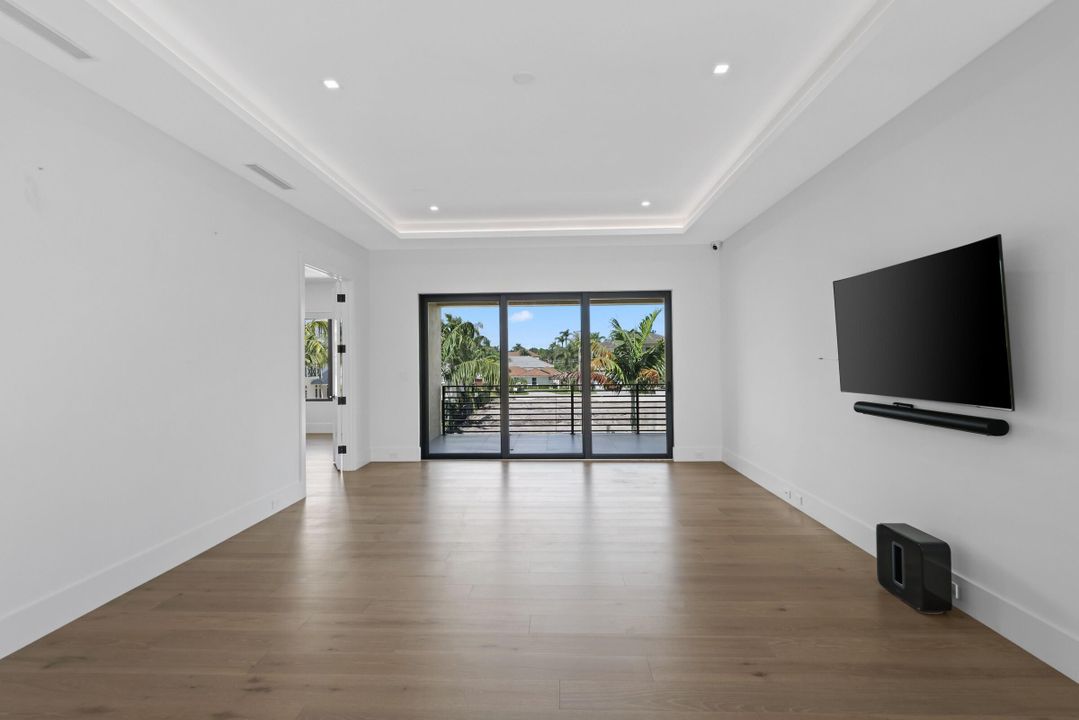 待售: $5,695,000 (6 贝兹, 6 浴室, 4507 平方英尺)