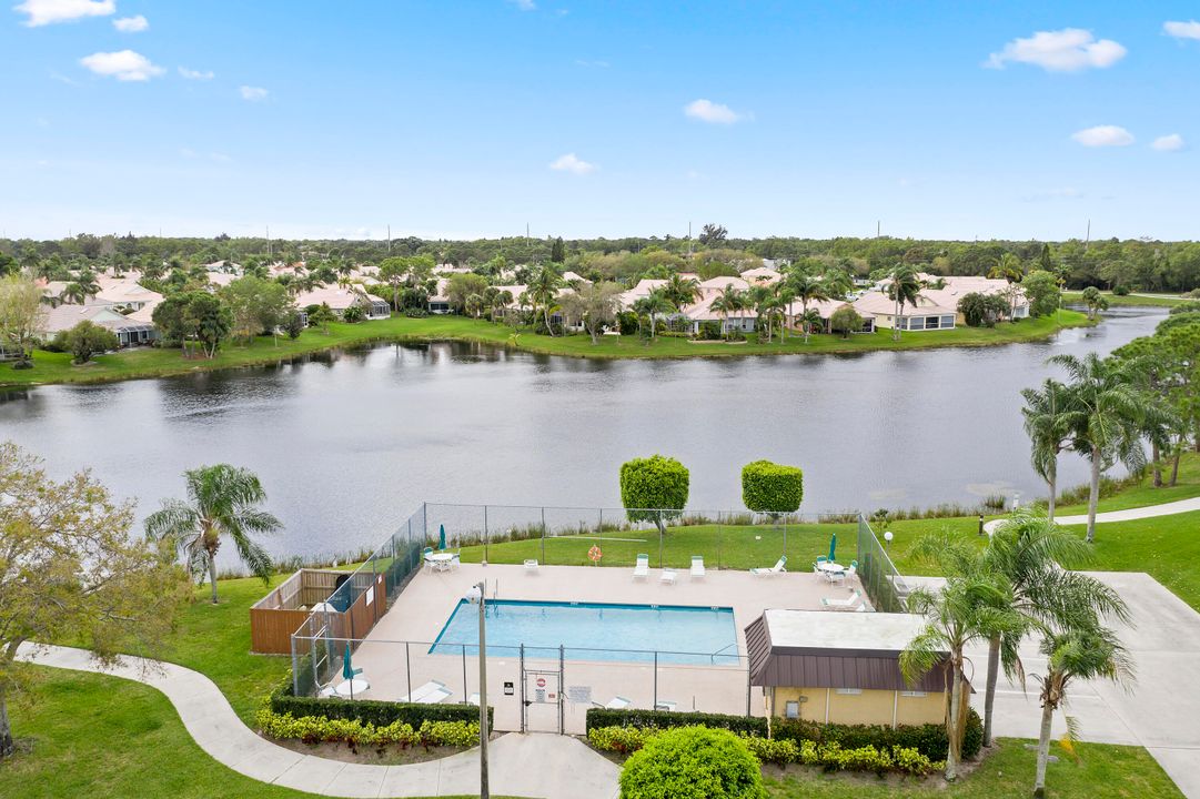 Под контрактом: $289,000 (3 спален, 3 ванн, 1512 Квадратных фут)