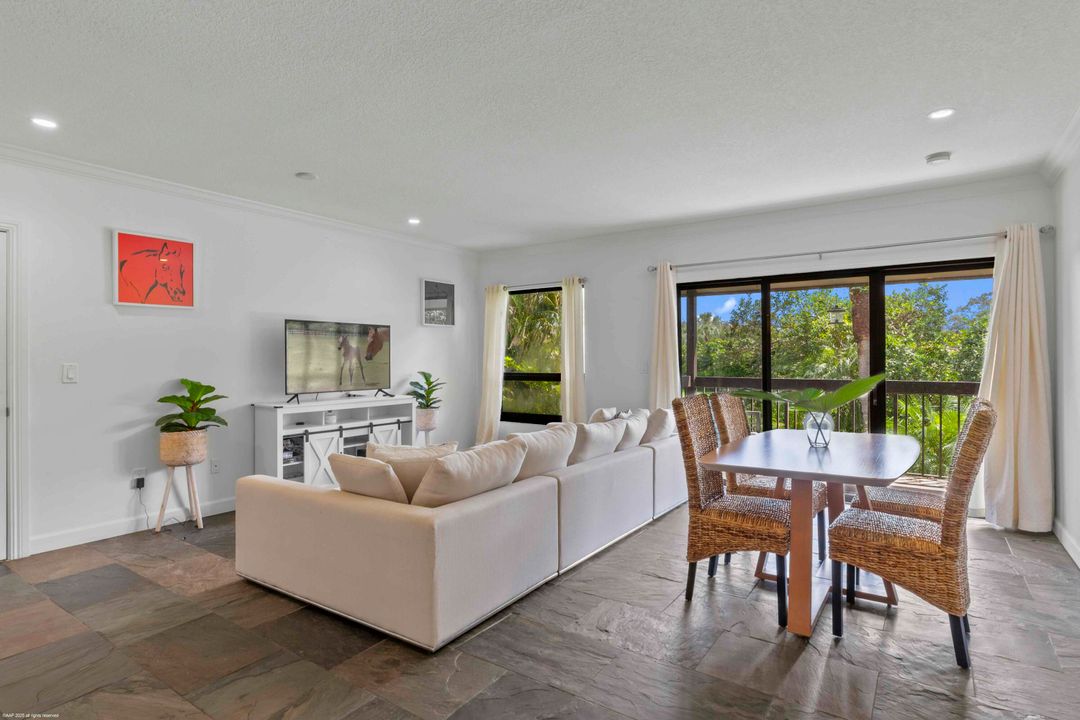 Activo con contrato: $5,500 (1 camas, 1 baños, 900 Pies cuadrados)