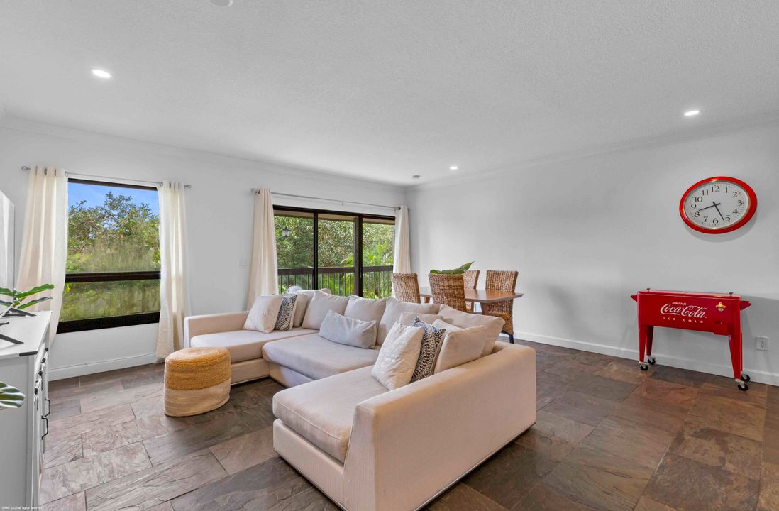 Activo con contrato: $5,500 (1 camas, 1 baños, 900 Pies cuadrados)