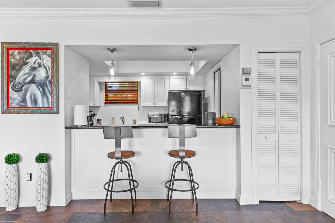 Activo con contrato: $5,500 (1 camas, 1 baños, 900 Pies cuadrados)