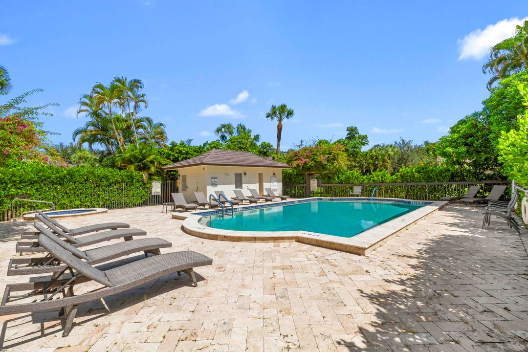 Activo con contrato: $5,500 (1 camas, 1 baños, 900 Pies cuadrados)