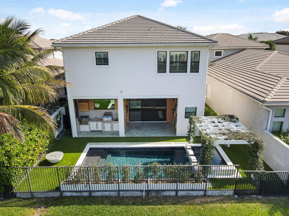 Activo con contrato: $1,999,999 (5 camas, 6 baños, 4783 Pies cuadrados)