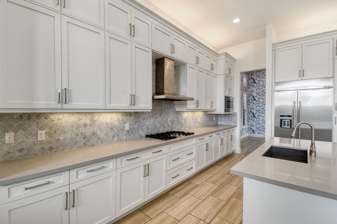 Activo con contrato: $1,999,999 (5 camas, 6 baños, 4783 Pies cuadrados)