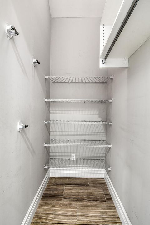 Activo con contrato: $1,999,999 (5 camas, 6 baños, 4783 Pies cuadrados)