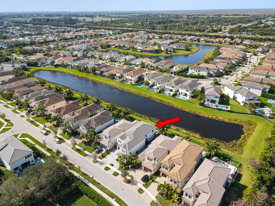 Activo con contrato: $1,999,999 (5 camas, 6 baños, 4783 Pies cuadrados)