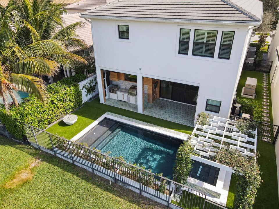 Activo con contrato: $1,999,999 (5 camas, 6 baños, 4783 Pies cuadrados)