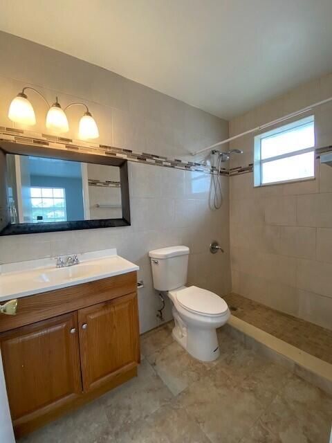 Activo con contrato: $2,100 (2 camas, 2 baños, 860 Pies cuadrados)