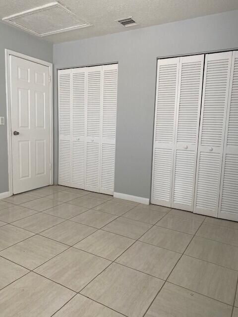 Activo con contrato: $2,100 (2 camas, 2 baños, 860 Pies cuadrados)