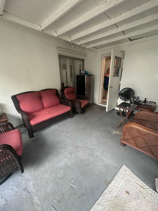 Activo con contrato: $2,100 (2 camas, 2 baños, 860 Pies cuadrados)