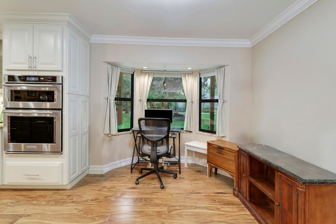 For Sale: $1,399,000 (6 beds, 3 baths, 3049 Square Feet)