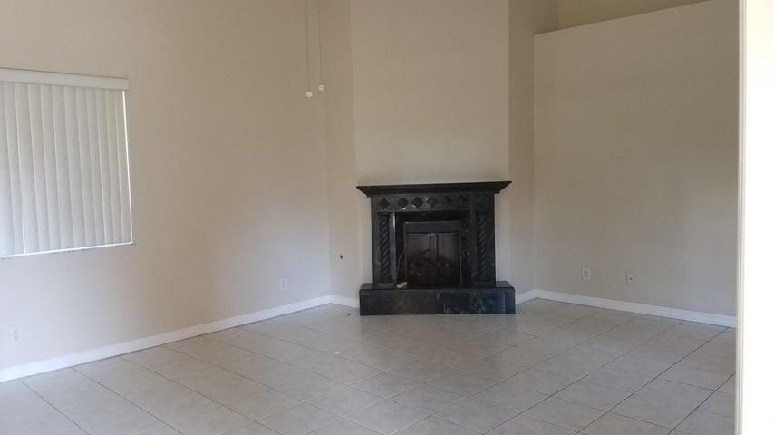 For Sale: $1,399,000 (6 beds, 3 baths, 3049 Square Feet)