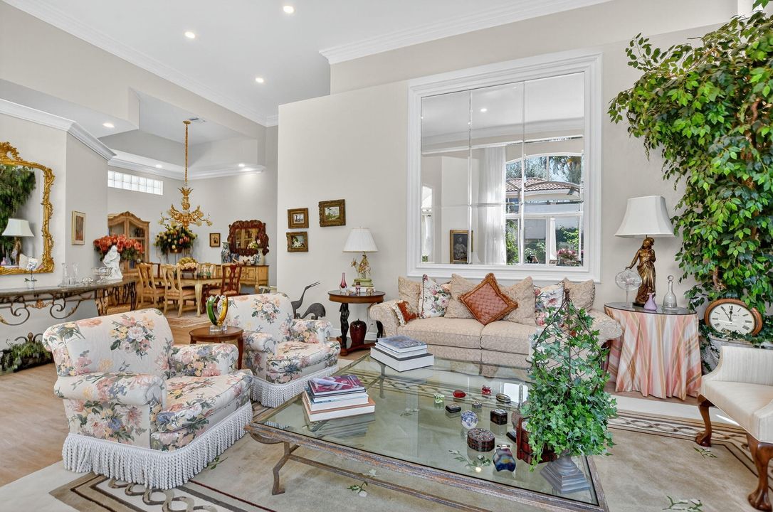 合同活跃: $1,395,000 (3 贝兹, 3 浴室, 3320 平方英尺)