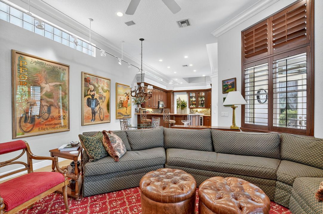 合同活跃: $1,395,000 (3 贝兹, 3 浴室, 3320 平方英尺)