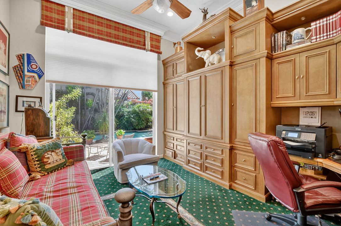 合同活跃: $1,395,000 (3 贝兹, 3 浴室, 3320 平方英尺)