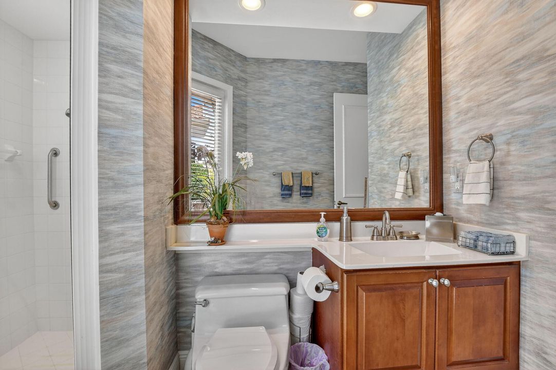 合同活跃: $1,395,000 (3 贝兹, 3 浴室, 3320 平方英尺)