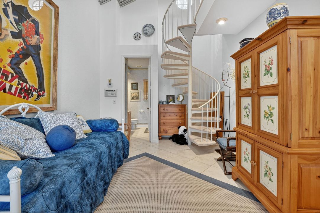 合同活跃: $1,395,000 (3 贝兹, 3 浴室, 3320 平方英尺)