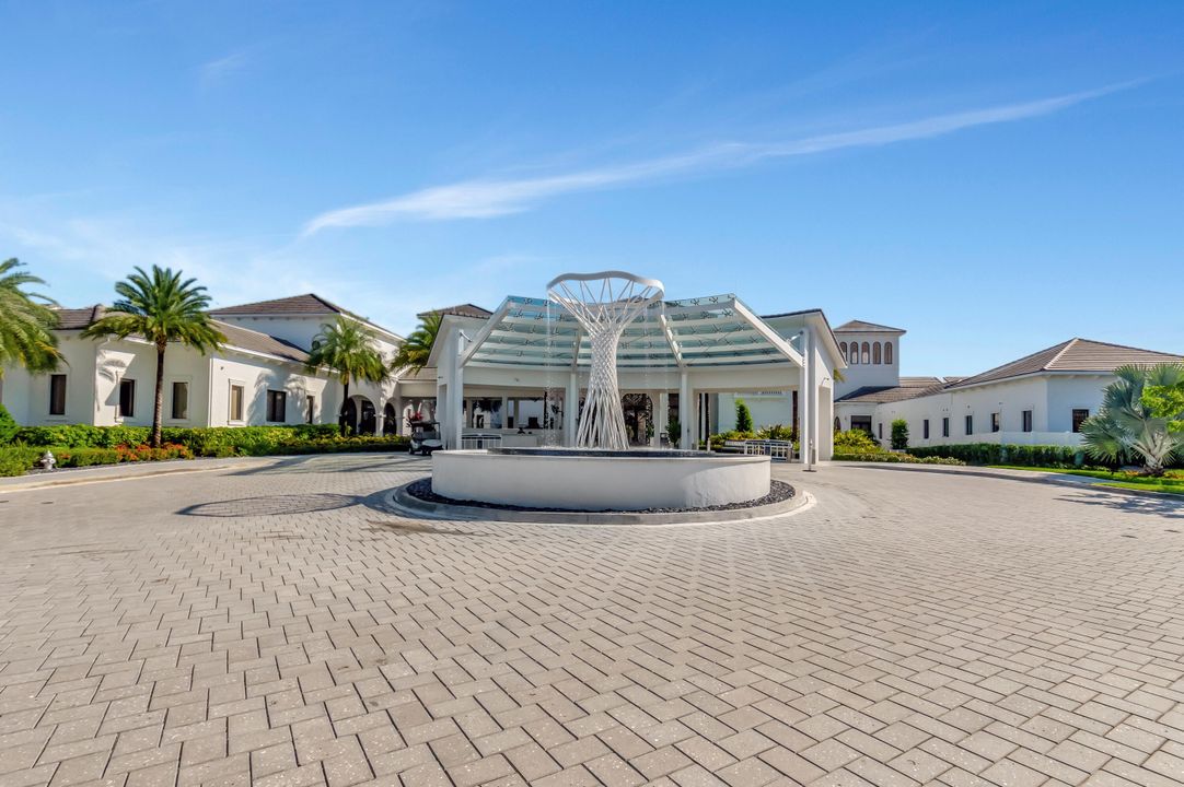 合同活跃: $1,395,000 (3 贝兹, 3 浴室, 3320 平方英尺)