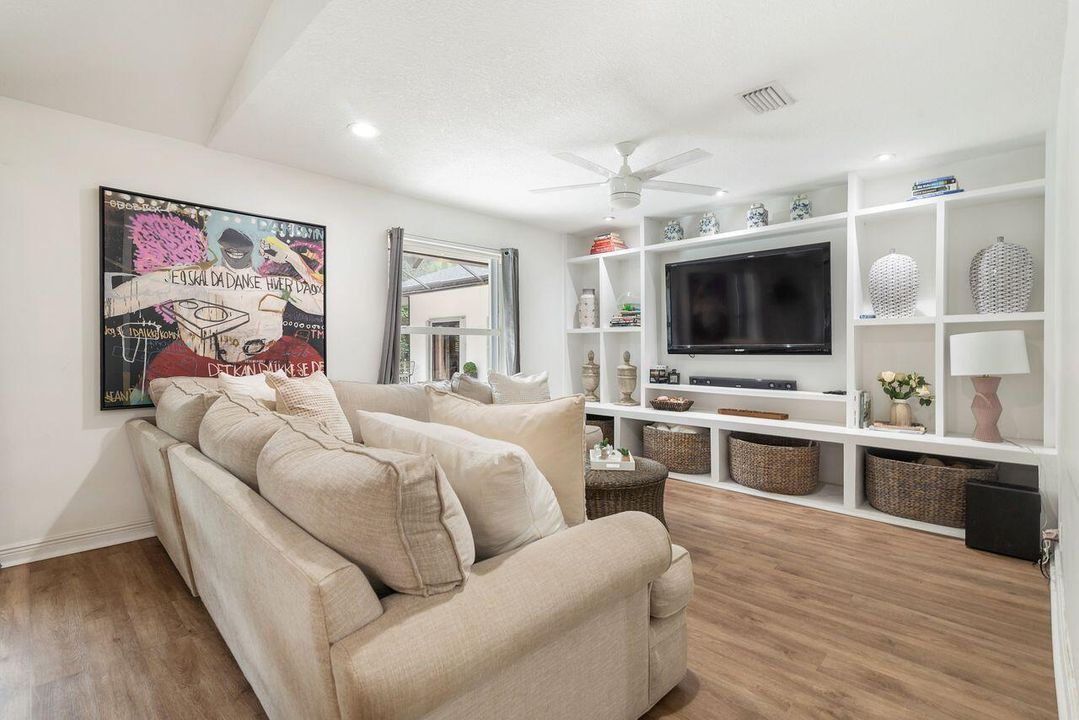 На продажу: $1,699,000 (5 спален, 3 ванн, 3002 Квадратных фут)