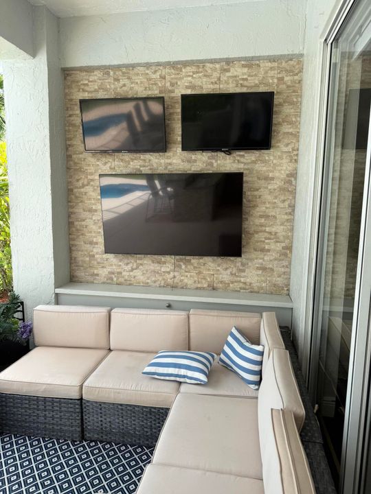 Active With Contract: $11,500 (4 beds, 3 baths, 3506 Square Feet)