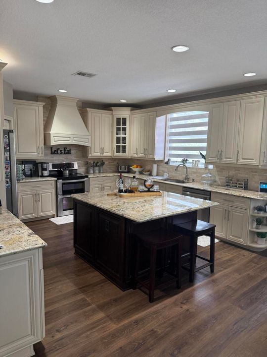 Active With Contract: $11,500 (4 beds, 3 baths, 3506 Square Feet)