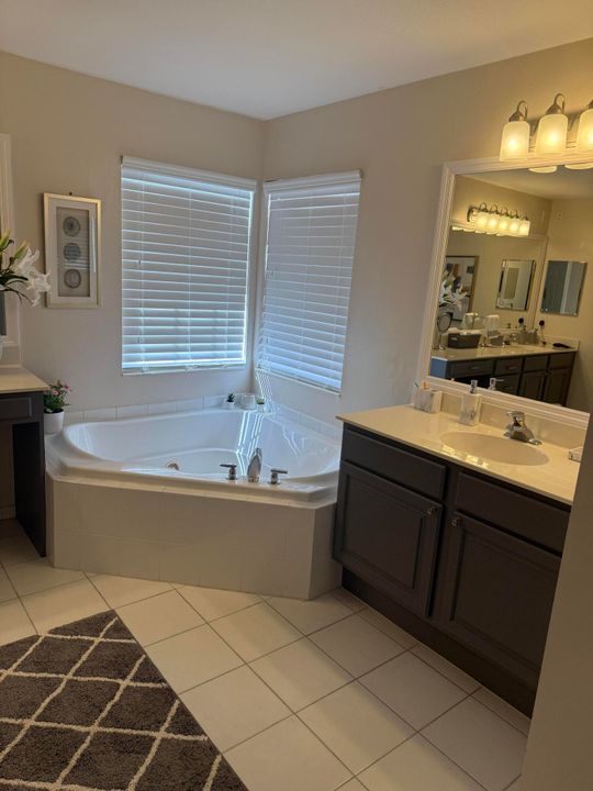 Active With Contract: $11,500 (4 beds, 3 baths, 3506 Square Feet)